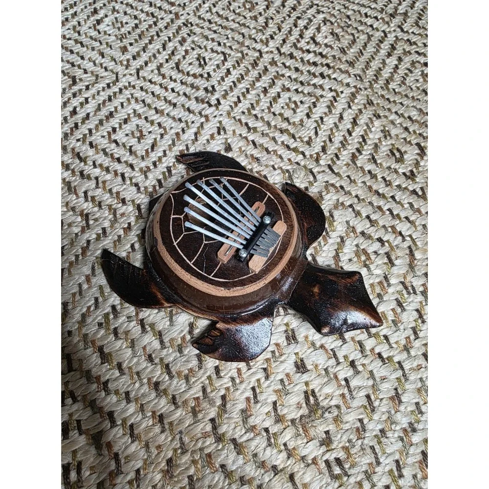 TURTLE-ShapedThumb Piano/Karimba/Mbira, made from coconut handpainted fair trade